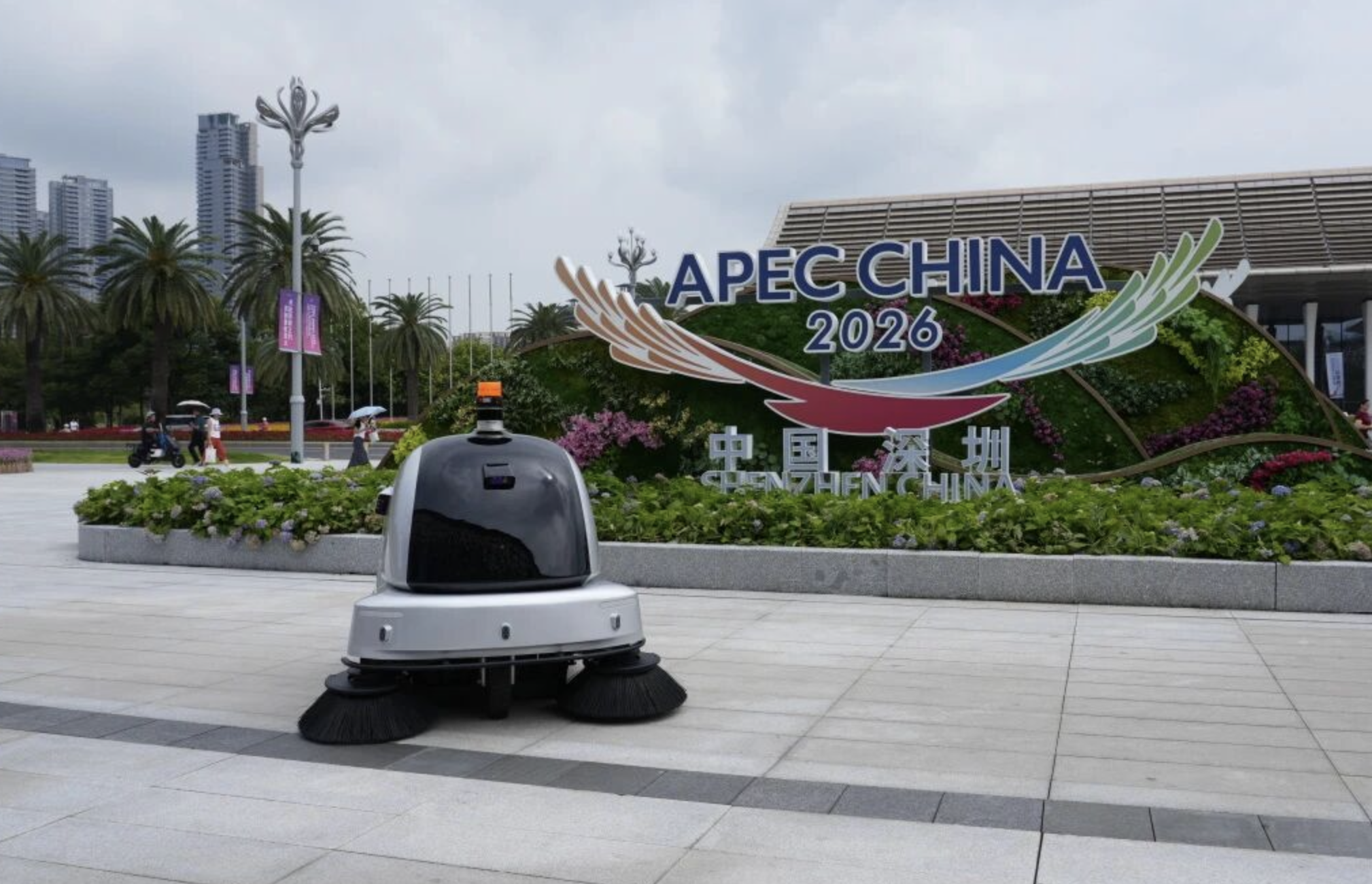 JTIBOT Autonomous Outdoor Sweepers Take to Shenzhen’s Public Plazas Ahead of APEC